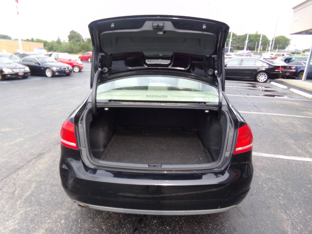 2012 Volkswagen Passat Image 20