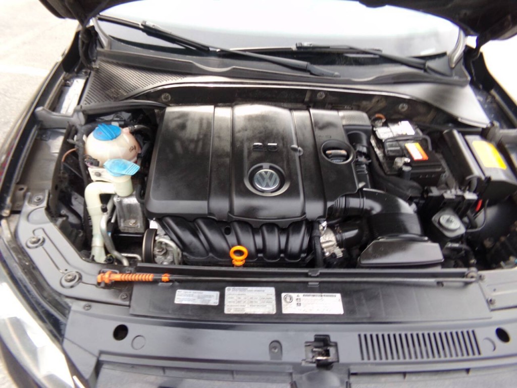 2012 Volkswagen Passat Image 30