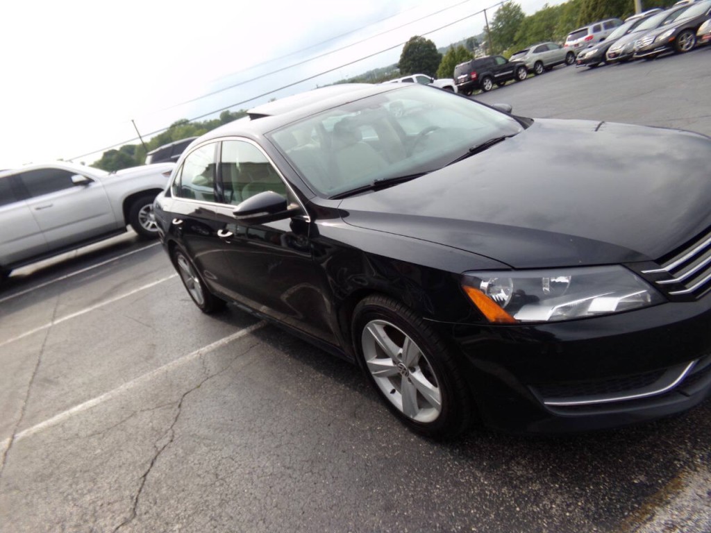 2012 Volkswagen Passat Image 45