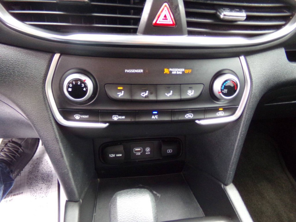 2020 Hyundai Santa Fe Image 24