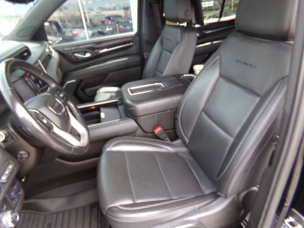 2021 GMC Yukon Image 32