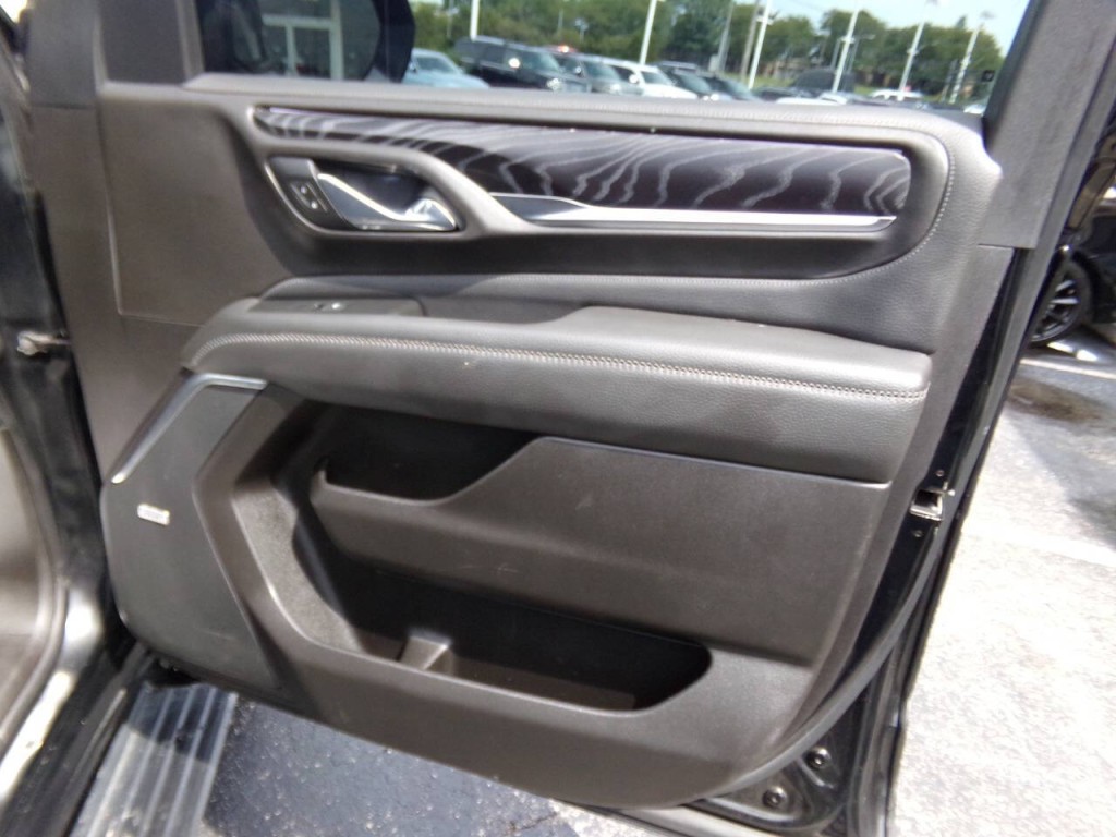 2021 GMC Yukon Image 47