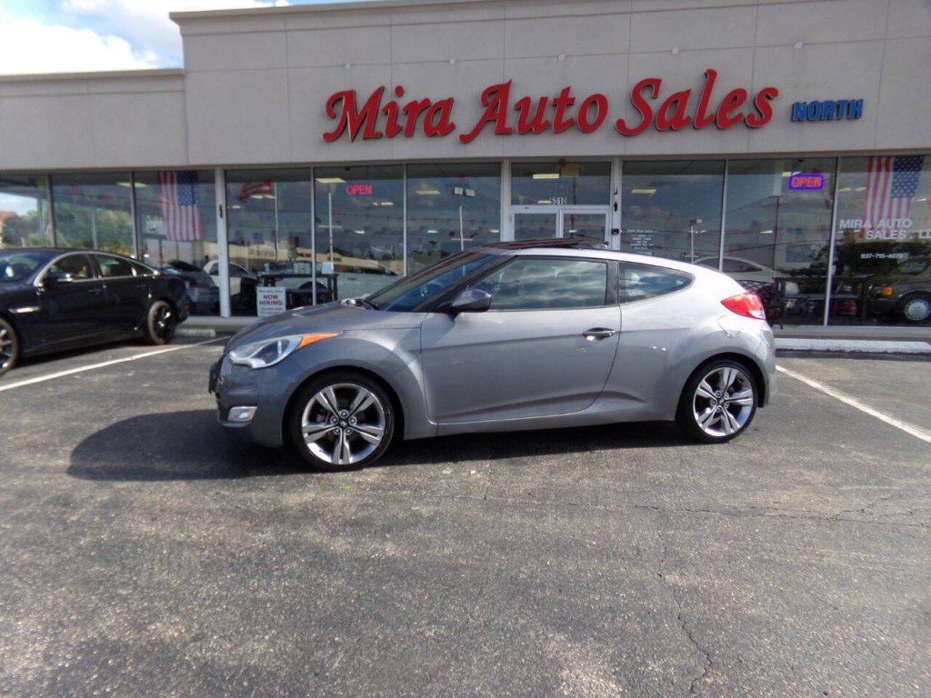 2015 Hyundai Veloster Image 1