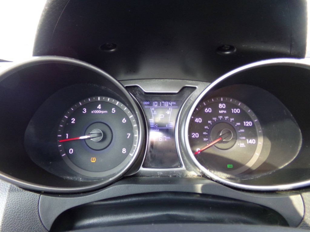 2015 Hyundai Veloster Image 7