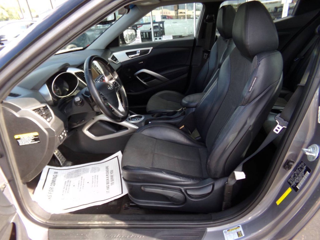 2015 Hyundai Veloster Image 19