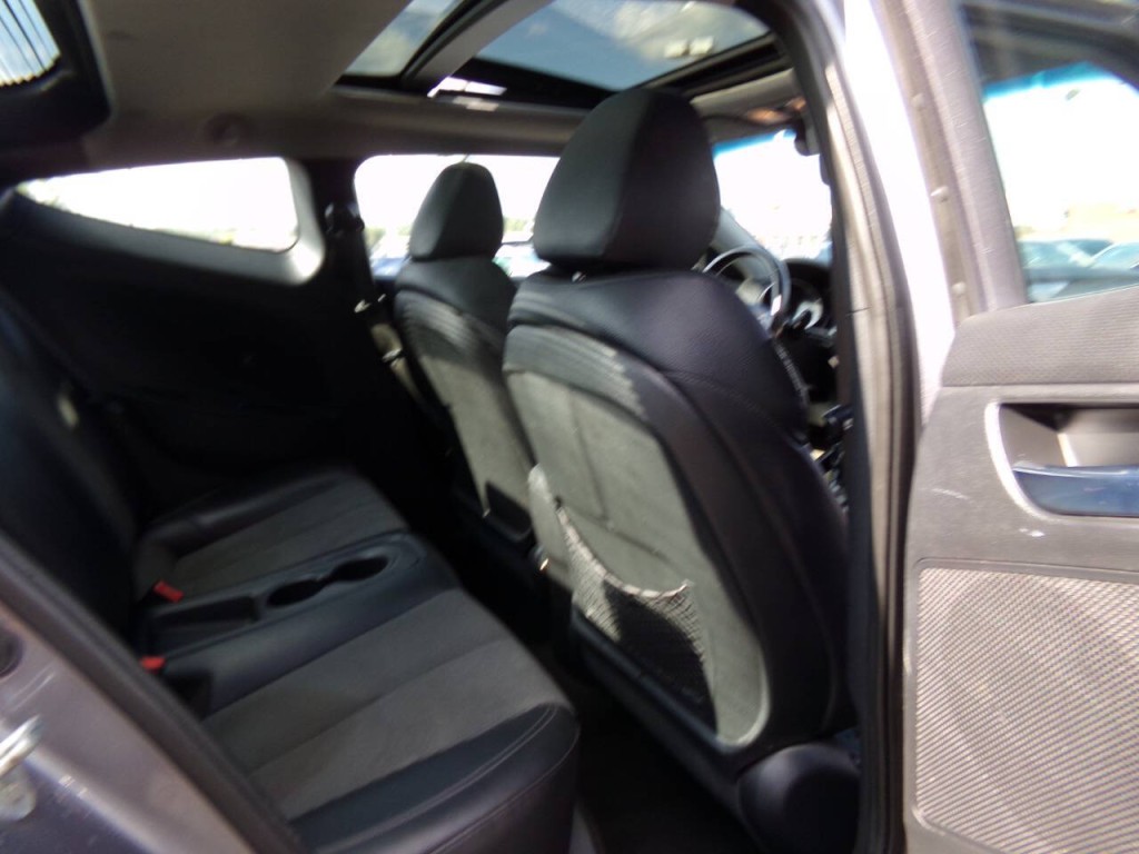 2015 Hyundai Veloster Image 22