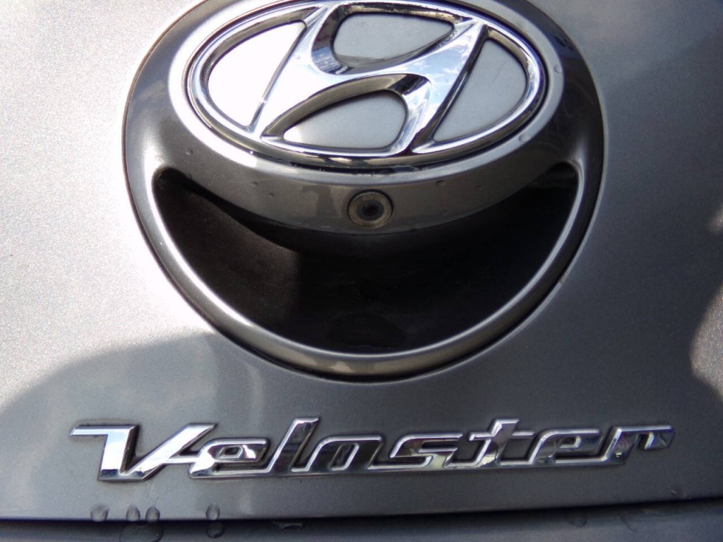 2015 Hyundai Veloster Image 25