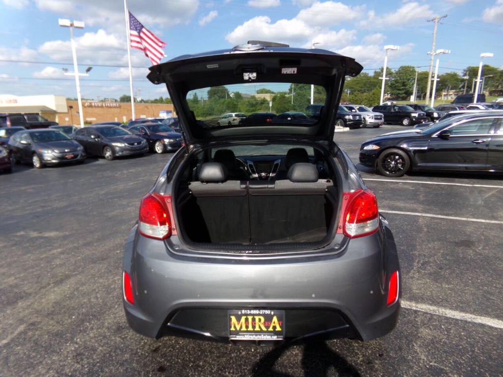 2015 Hyundai Veloster Image 26