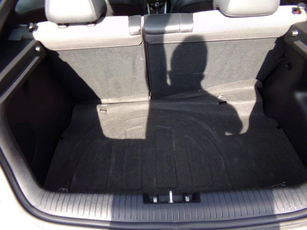 2015 Hyundai Veloster Image 27