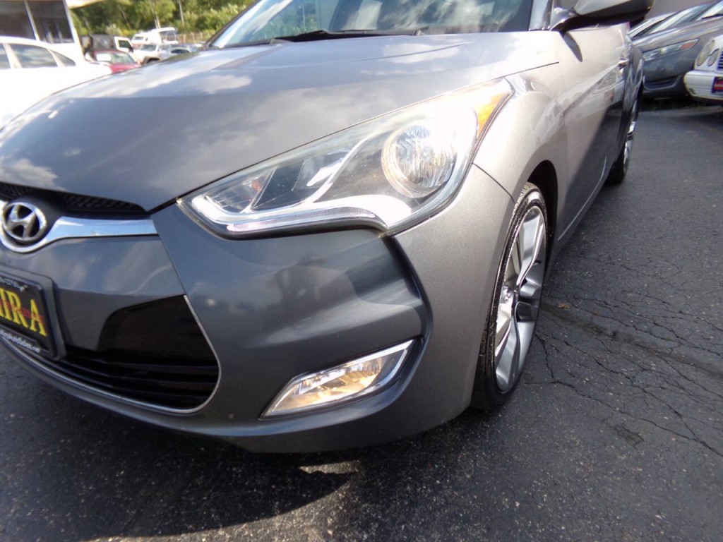 2015 Hyundai Veloster Image 33