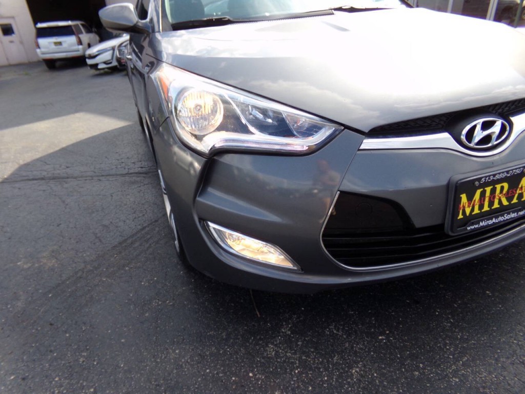 2015 Hyundai Veloster Image 34