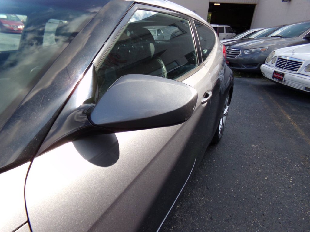 2015 Hyundai Veloster Image 35
