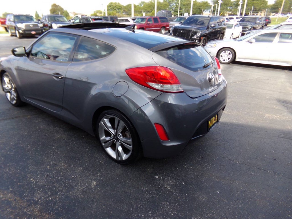 2015 Hyundai Veloster Image 42