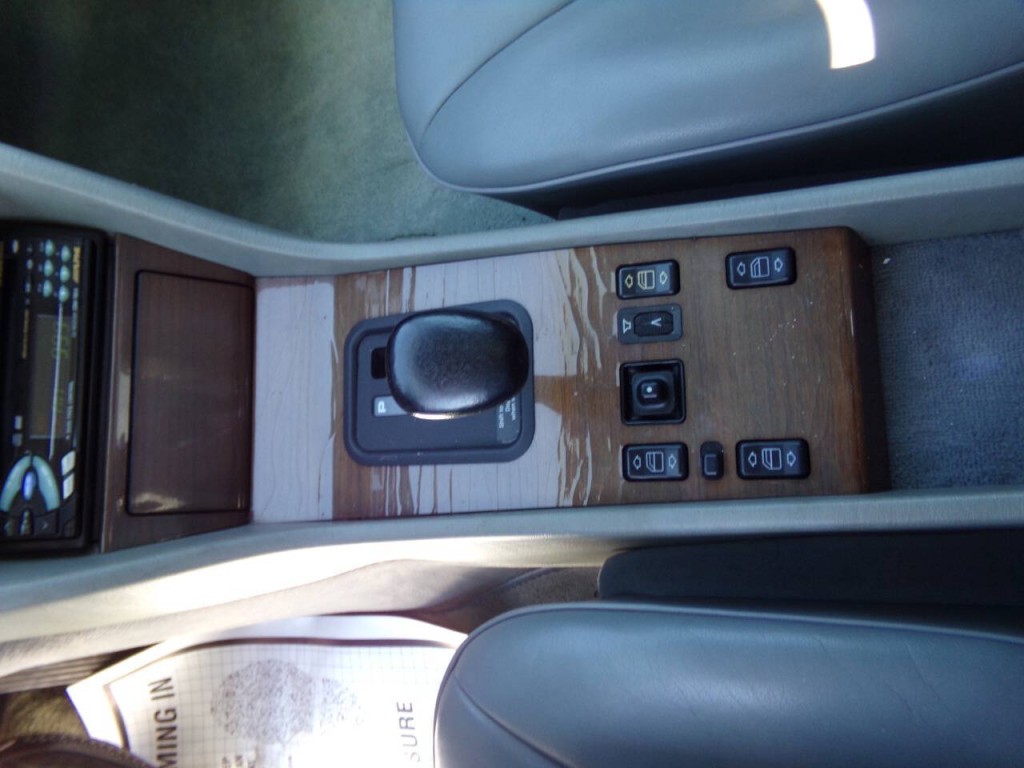 1990 Mercedes-Benz 300-Class Image 14