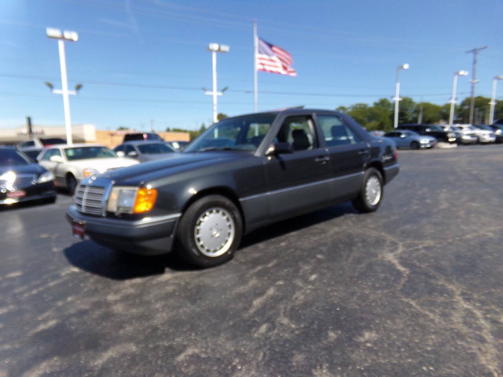 1990 Mercedes-Benz 300-Class Image 39