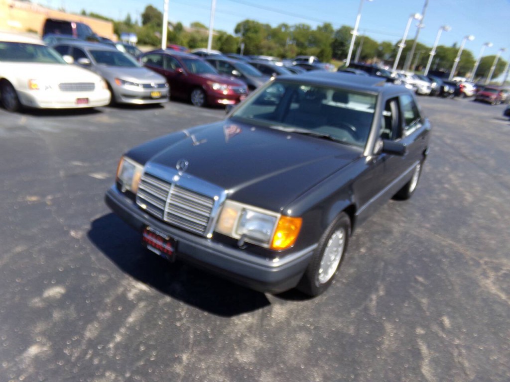 1990 Mercedes-Benz 300-Class Image 40