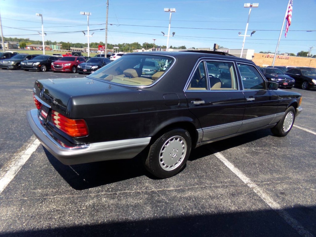 1986 Mercedes-Benz 420-Class Image 4