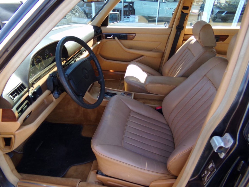1986 Mercedes-Benz 420-Class Image 8