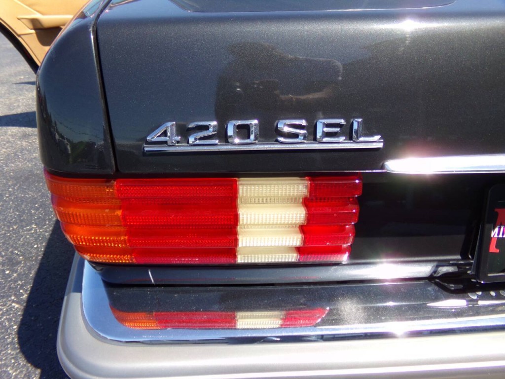 1986 Mercedes-Benz 420-Class Image 18