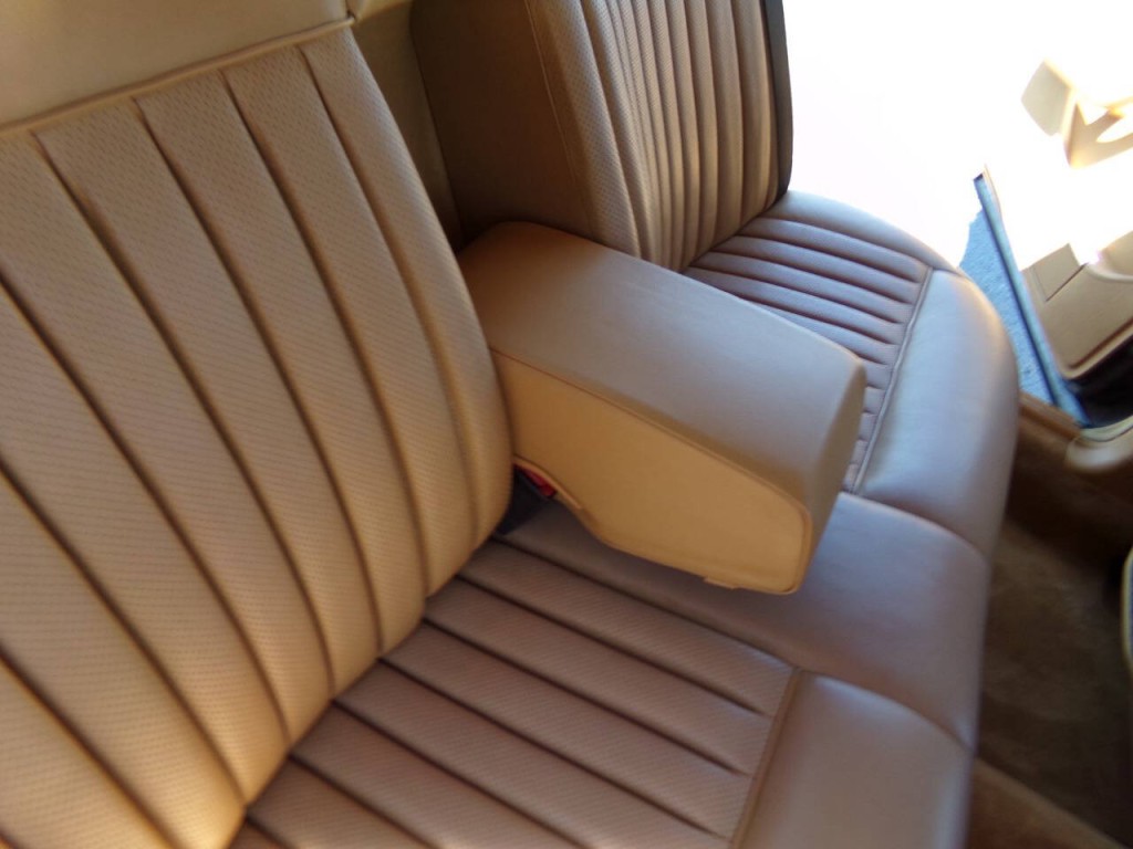 1986 Mercedes-Benz 420-Class Image 21