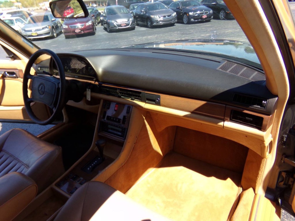 1986 Mercedes-Benz 420-Class Image 25
