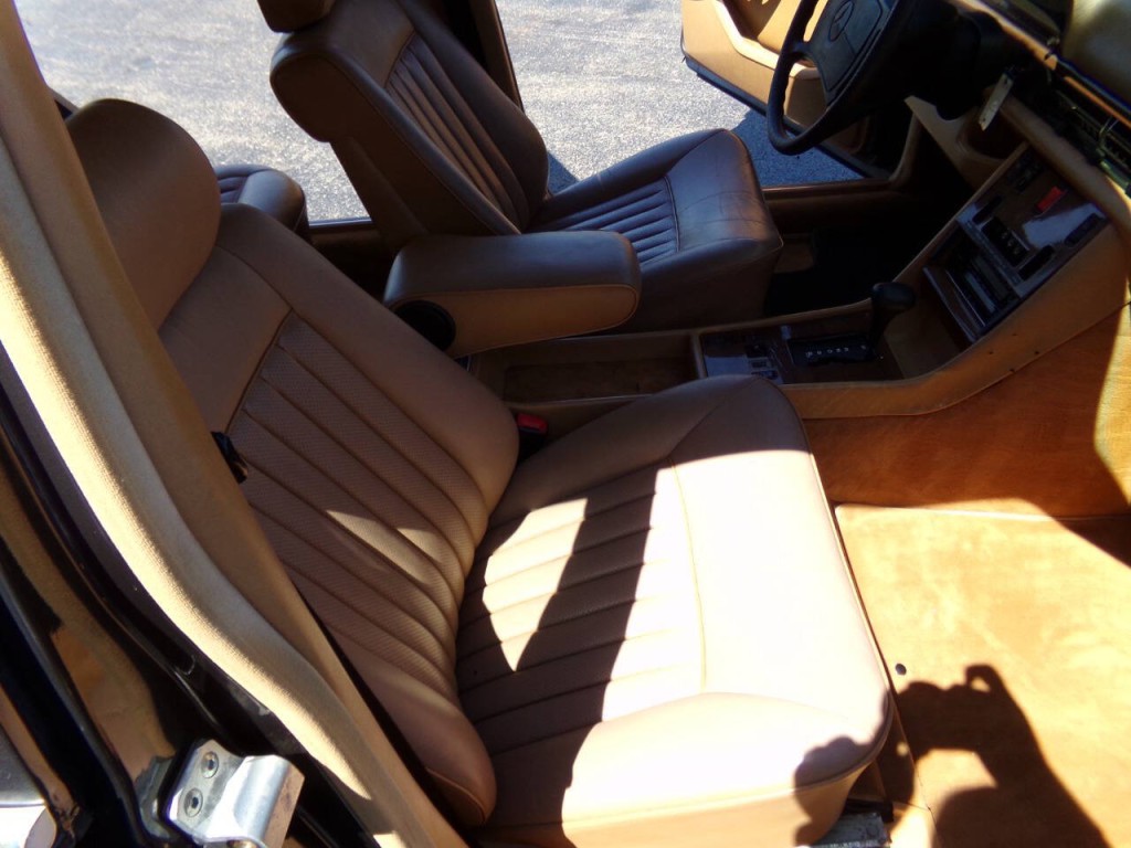 1986 Mercedes-Benz 420-Class Image 26