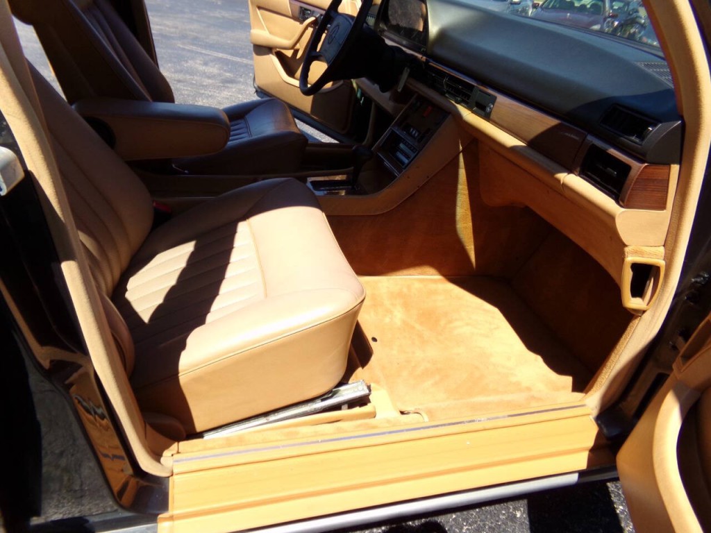 1986 Mercedes-Benz 420-Class Image 27
