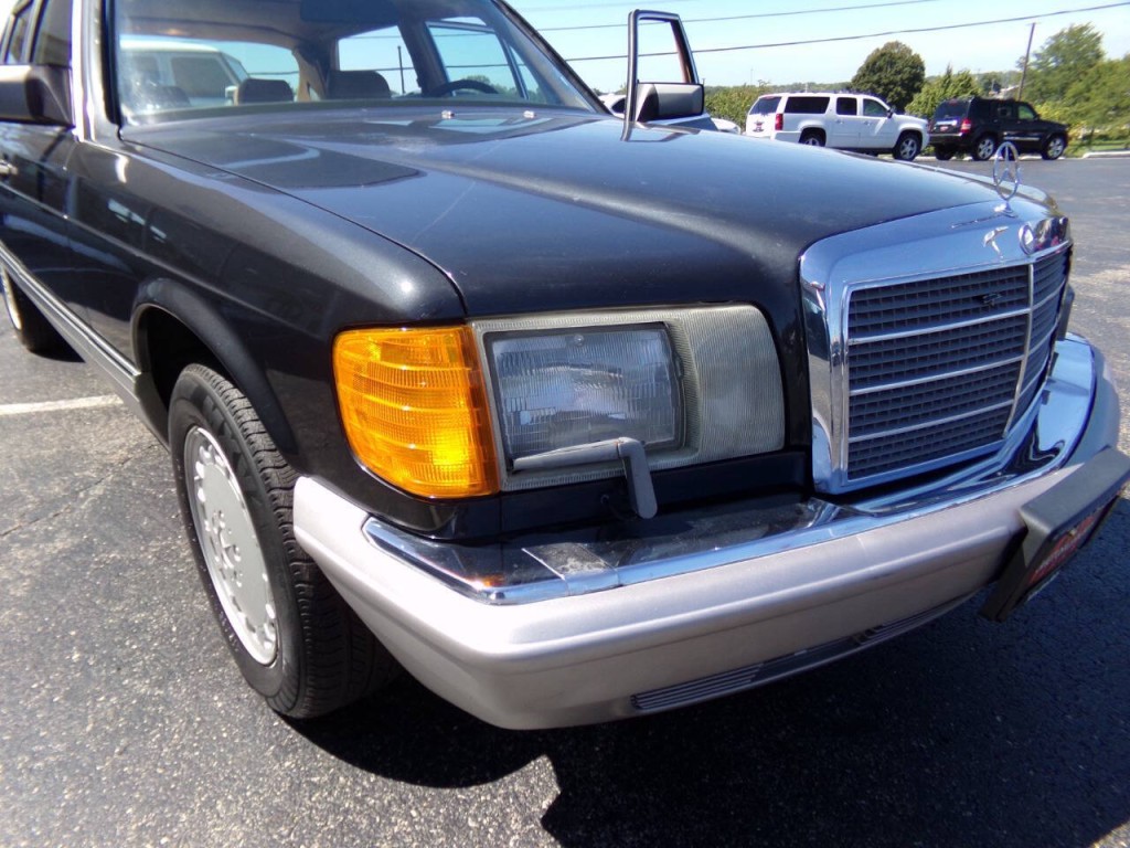 1986 Mercedes-Benz 420-Class Image 35