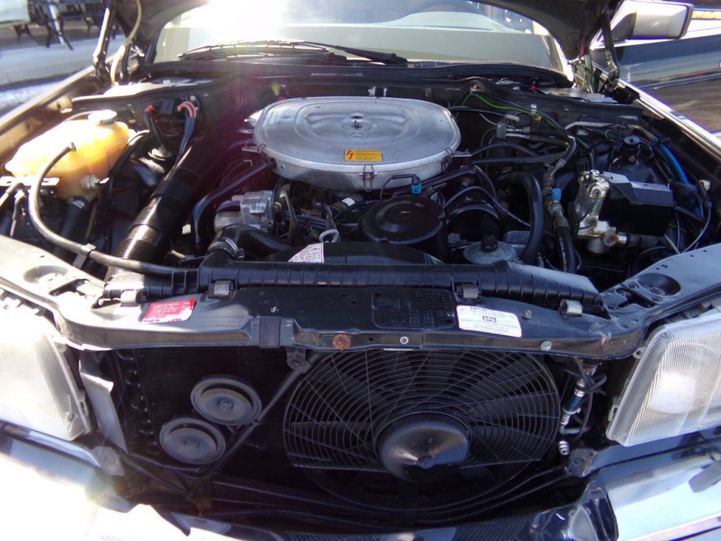 1986 Mercedes-Benz 420-Class Image 40