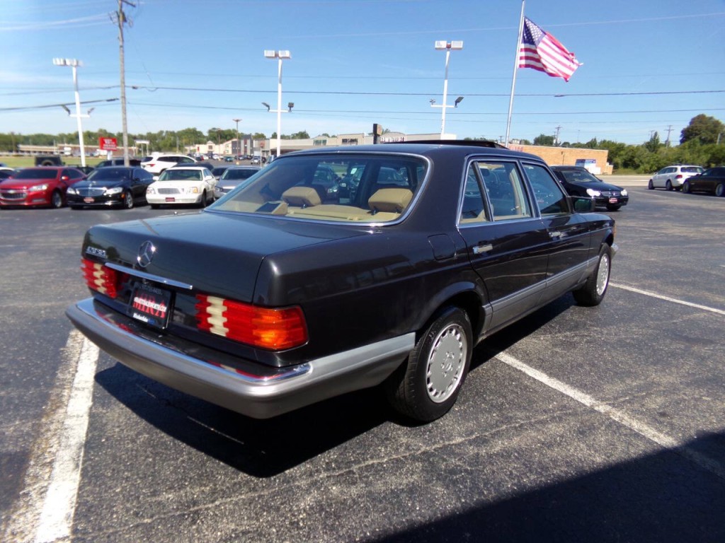 1986 Mercedes-Benz 420-Class Image 44