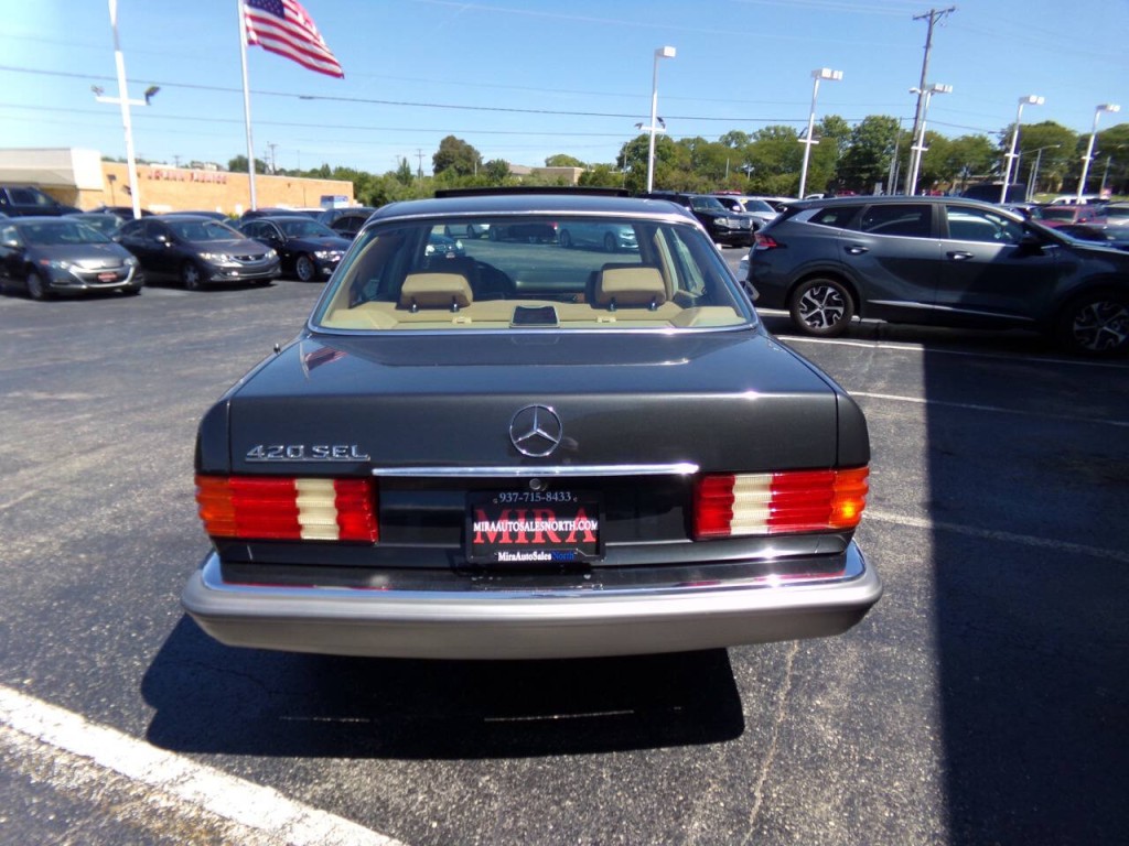 1986 Mercedes-Benz 420-Class Image 45