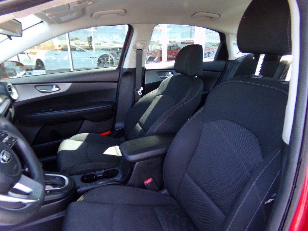 2021 Kia Forte Image 8