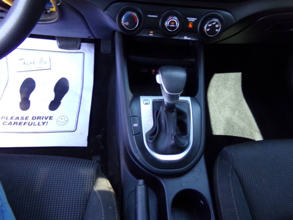 2021 Kia Forte Image 15