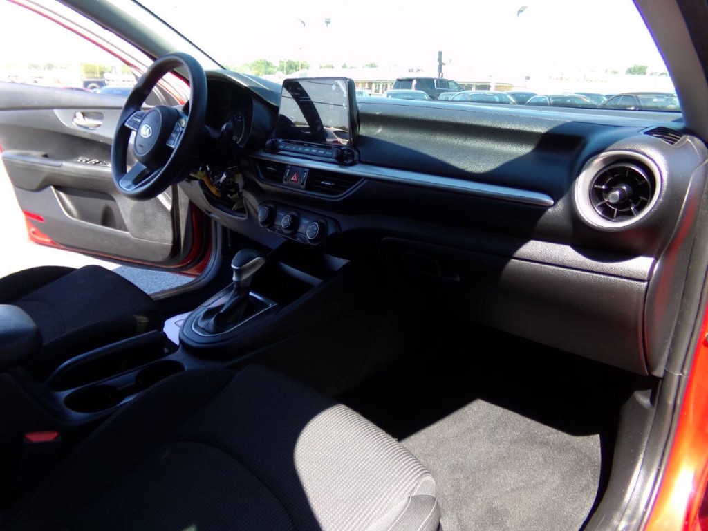 2021 Kia Forte Image 37
