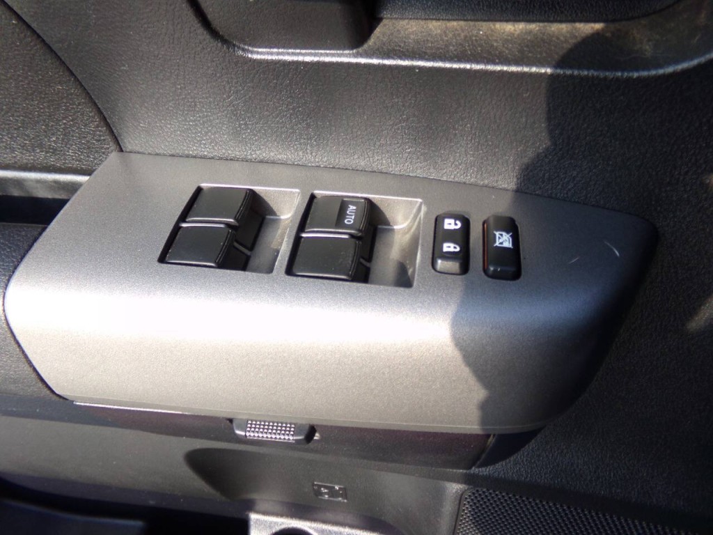 2012 Toyota Tundra Image 32