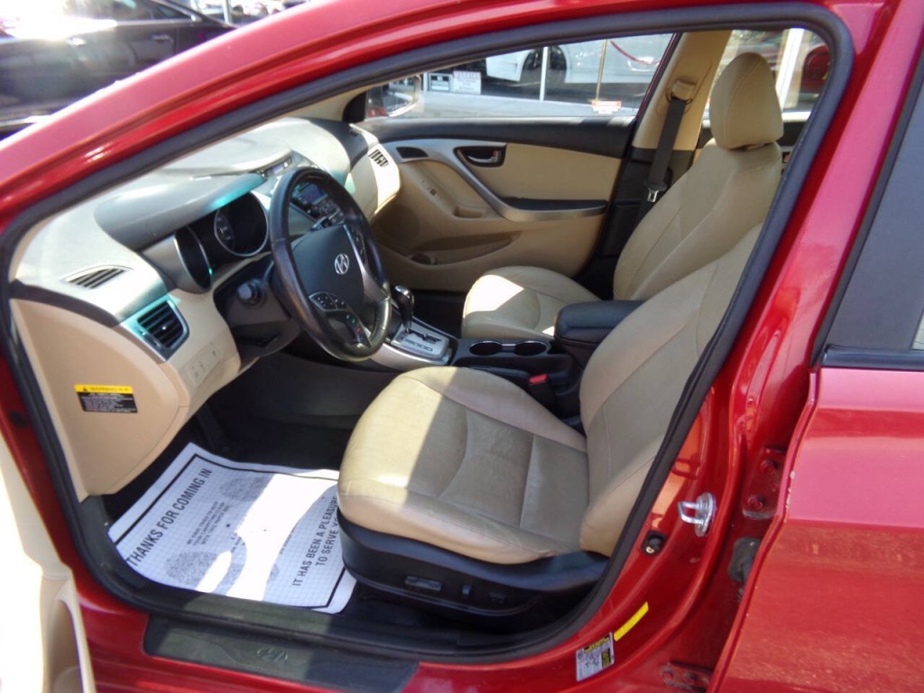 2013 Hyundai Elantra Image 10