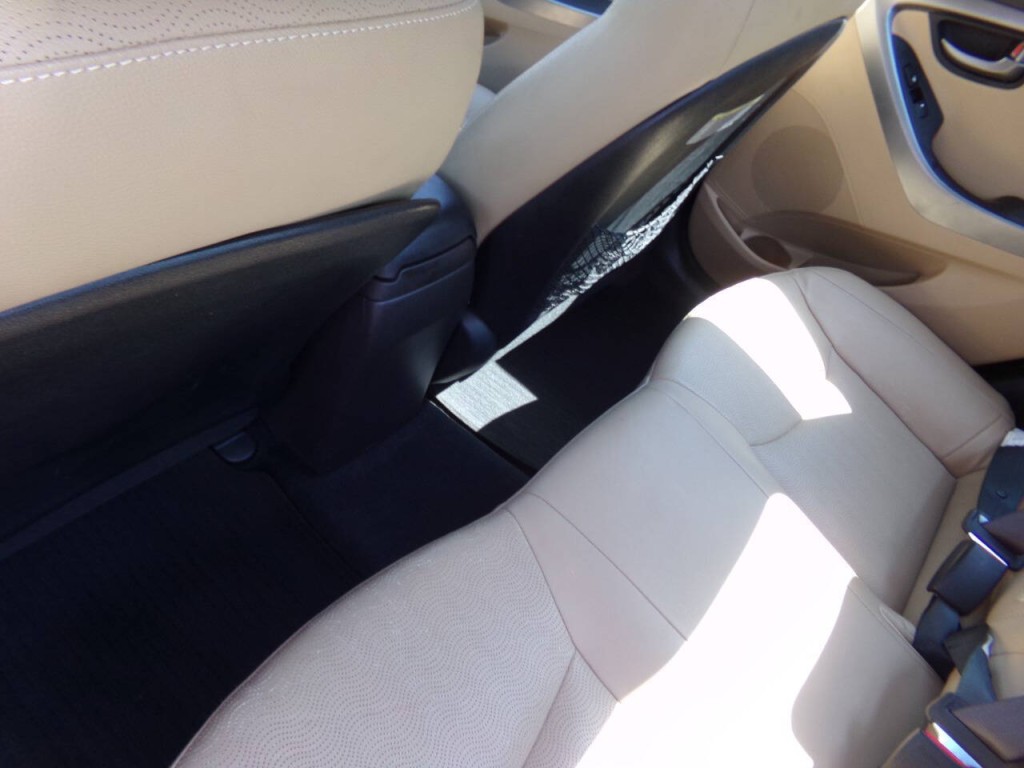 2013 Hyundai Elantra Image 15