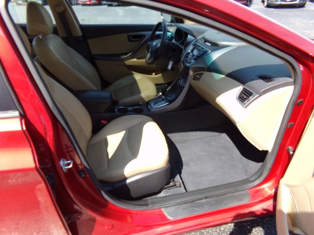 2013 Hyundai Elantra Image 26