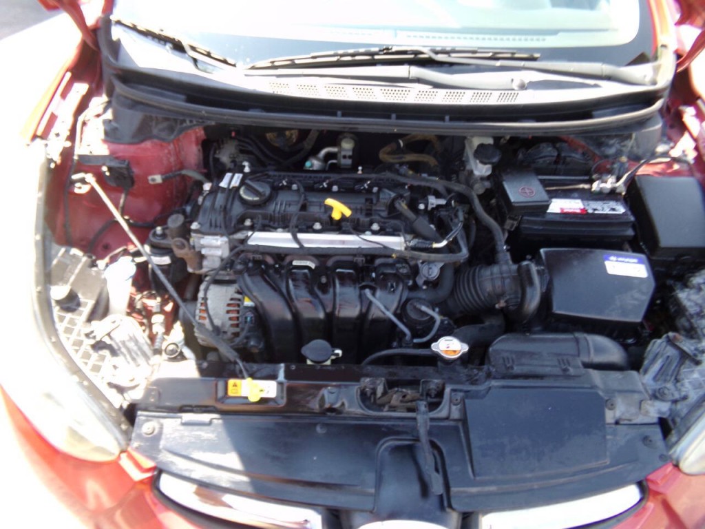 2013 Hyundai Elantra Image 30