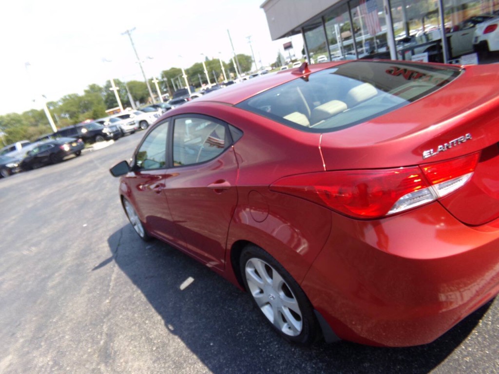 2013 Hyundai Elantra Image 36