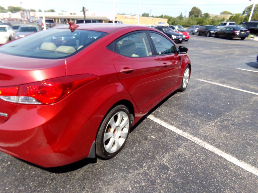 2013 Hyundai Elantra Image 38