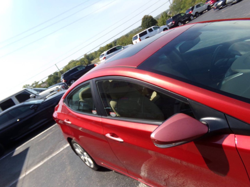 2013 Hyundai Elantra Image 40