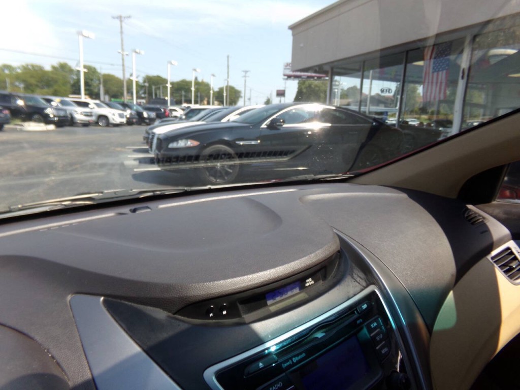 2013 Hyundai Elantra Image 44