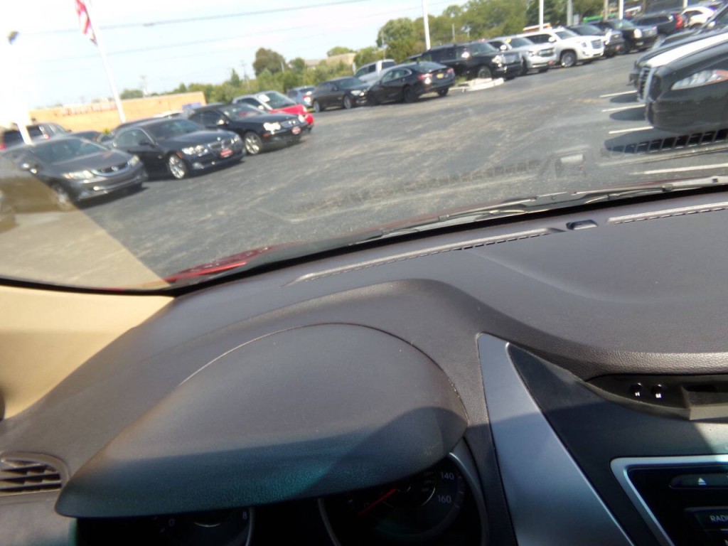 2013 Hyundai Elantra Image 45
