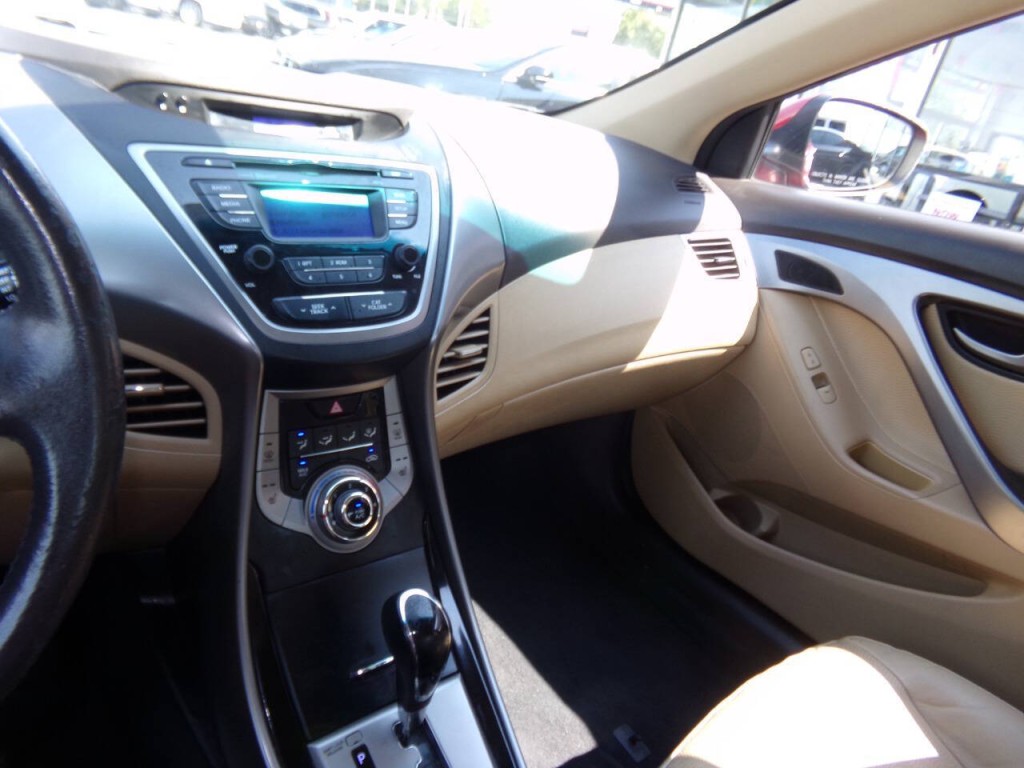 2013 Hyundai Elantra Image 54