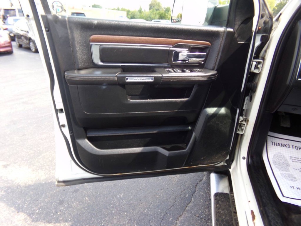 2016 RAM 1500 Image 12