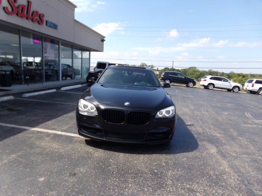 2013 BMW 7 Series Image 4