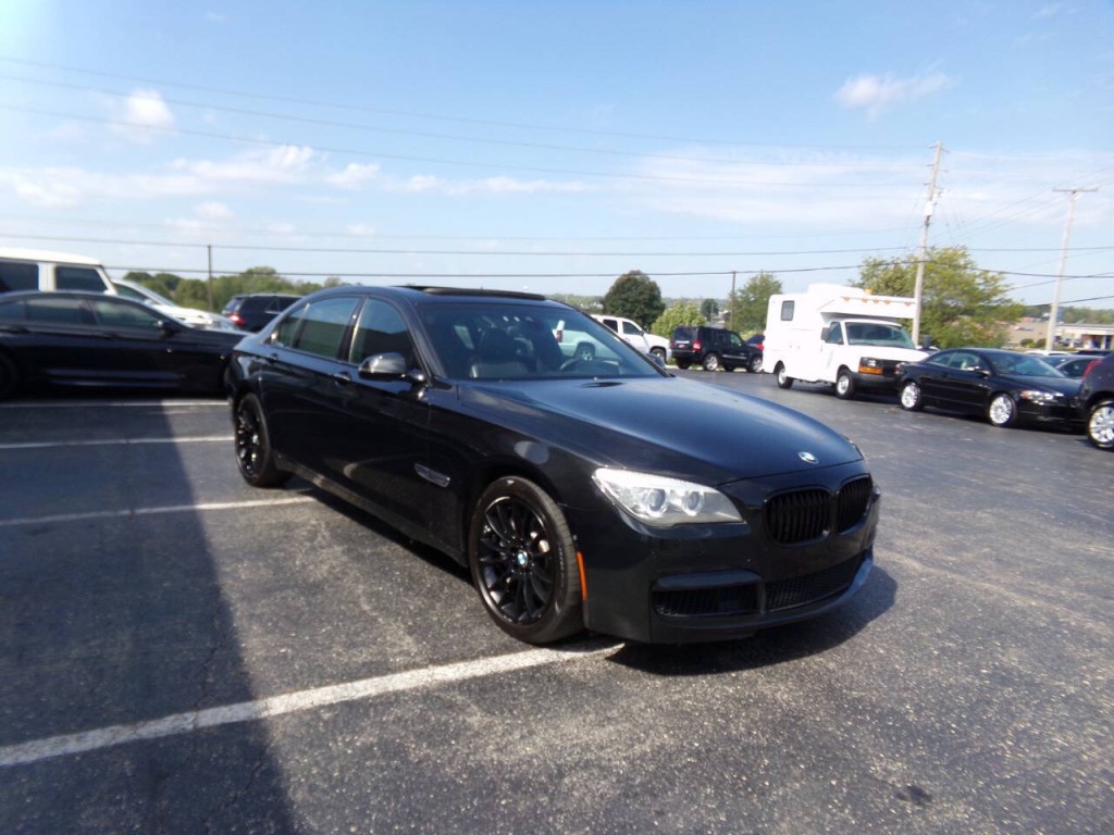 2013 BMW 7 Series Image 5