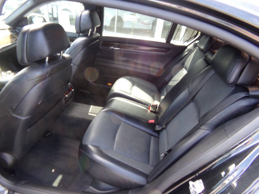 2013 BMW 7 Series Image 14