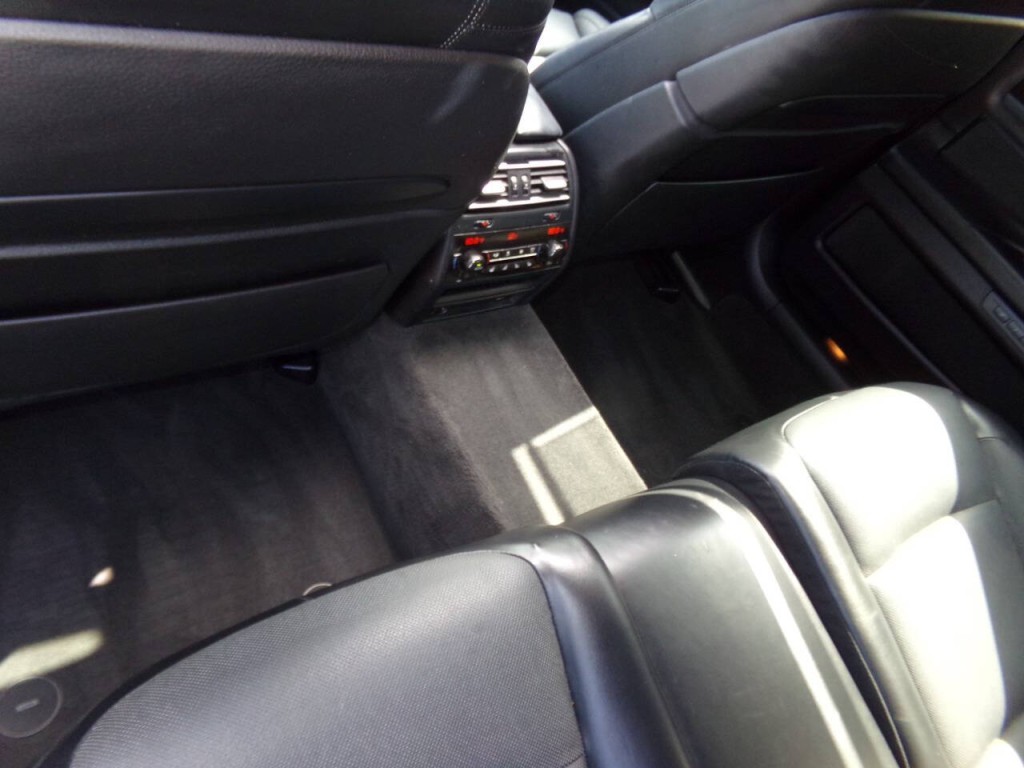 2013 BMW 7 Series Image 16